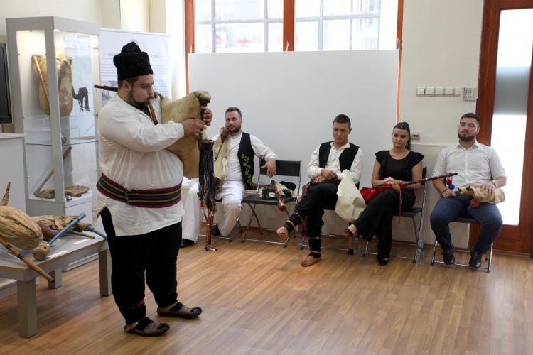 Презентација свирања на гајдама у Народном музеју Ниш