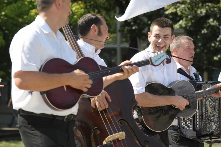 Тамбураши; тамбурашке праксе